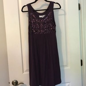 Plum sleeveless dress with sequined detail